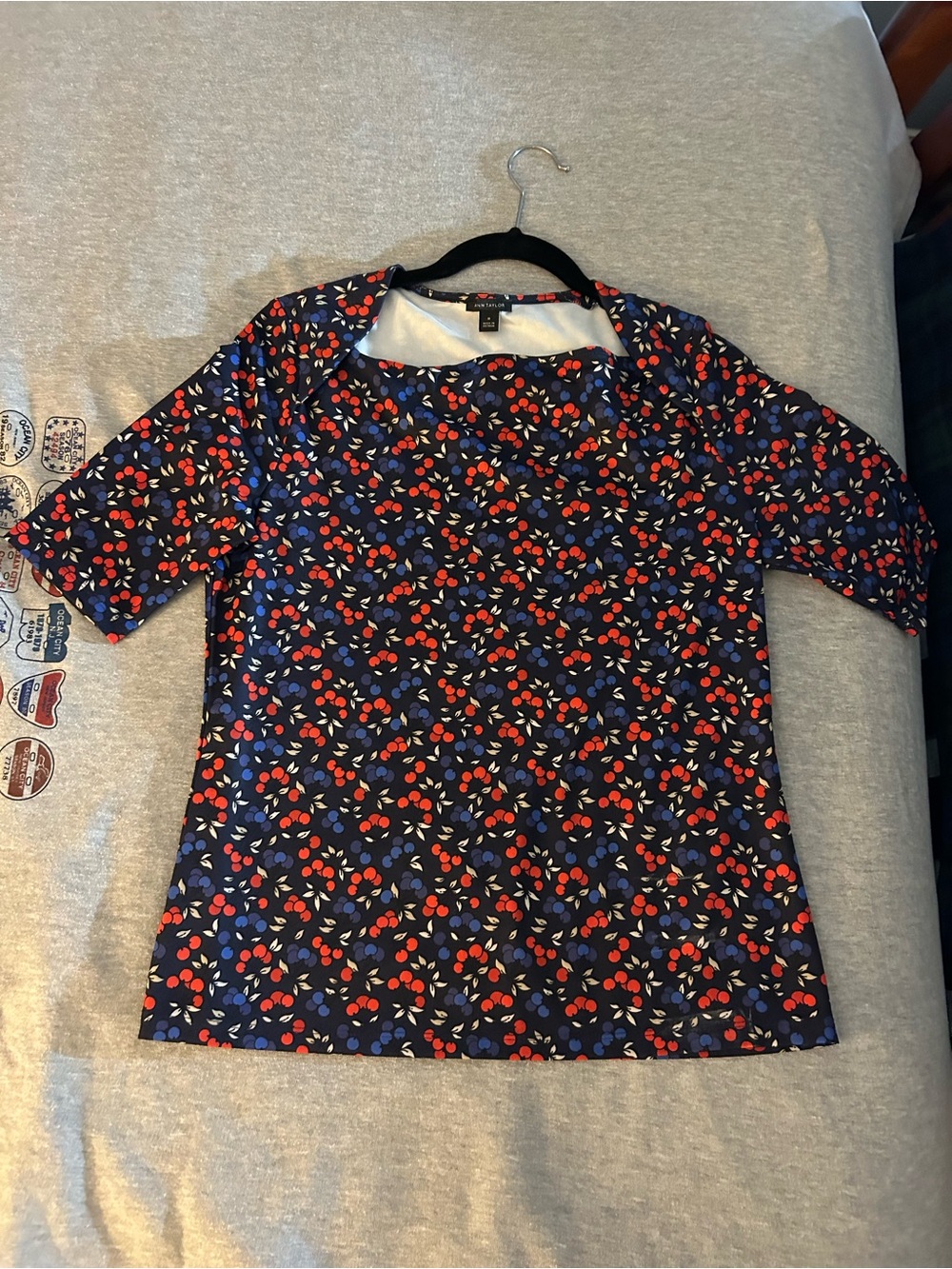 Ann Taylor Navy Floral Short Sleeve Tee with Red and Blue Accents